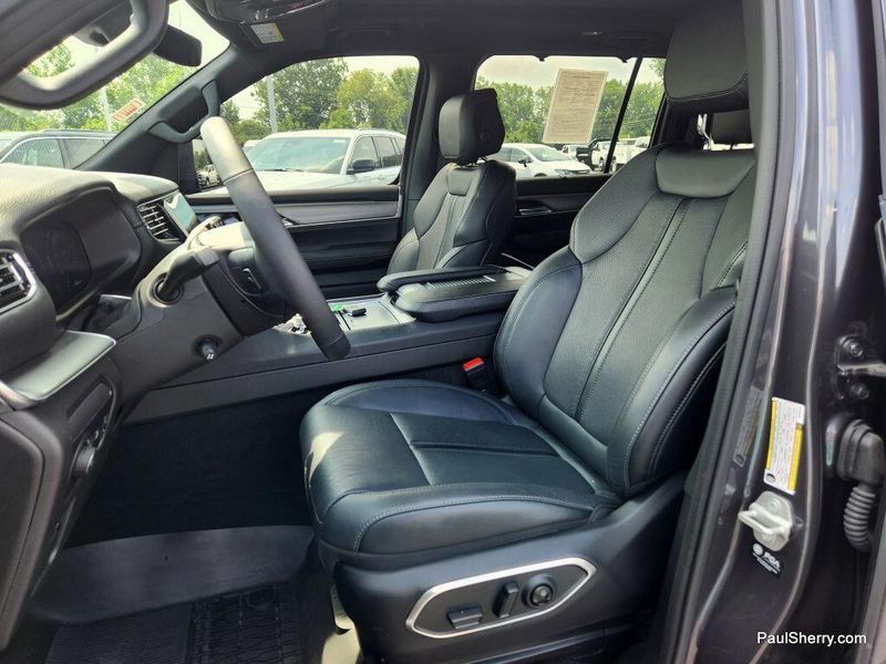 2024 Jeep Wagoneer Series II CarbideImage 20
