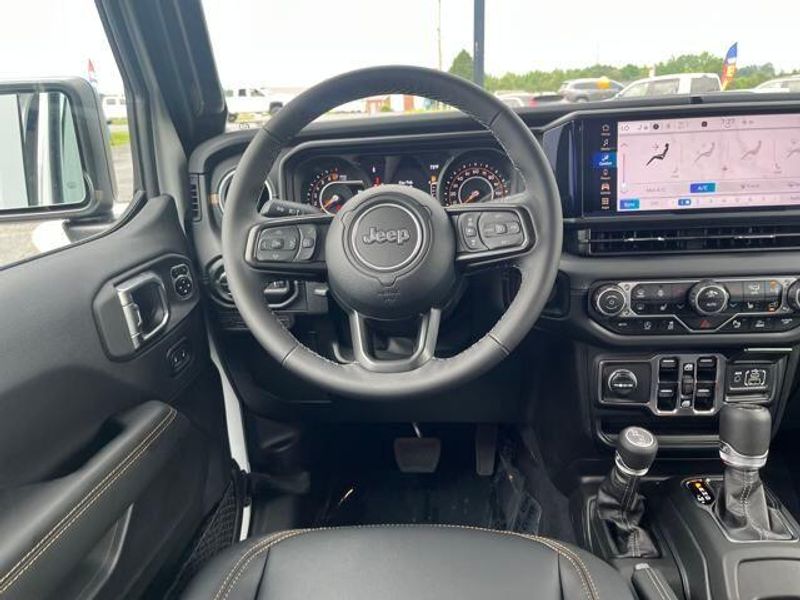 New 2025 Jeep Gladiator High Tide 4x4