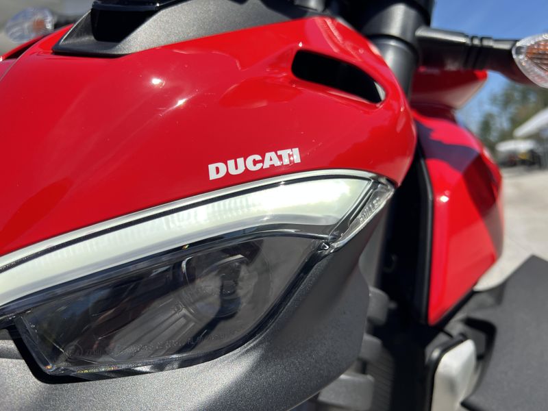 2021 Ducati Streetfighter V4 