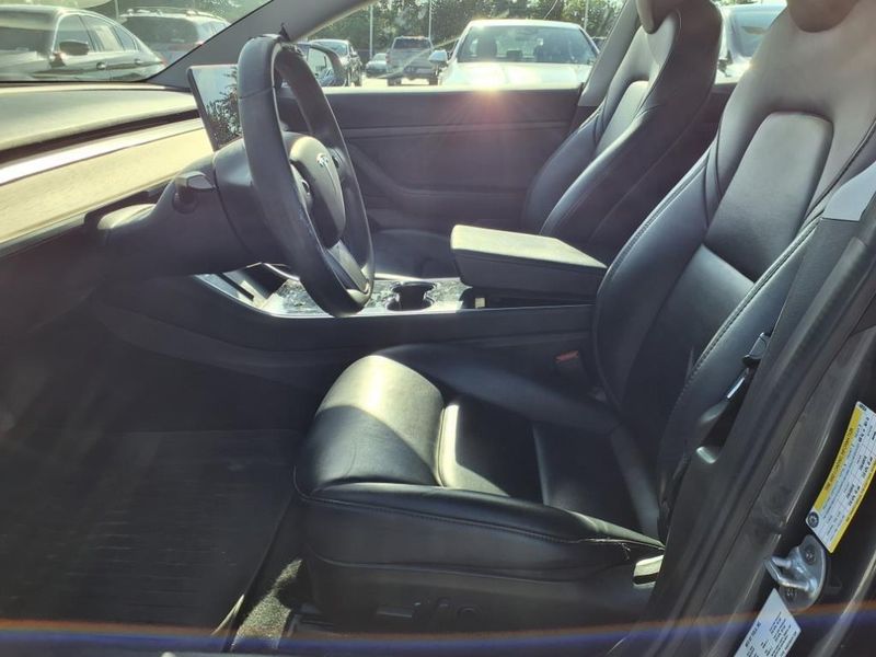 2020 Tesla Model 3 Standard Range PlusImage 22