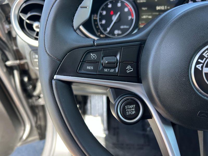 2019 Alfa Romeo Stelvio Image 27