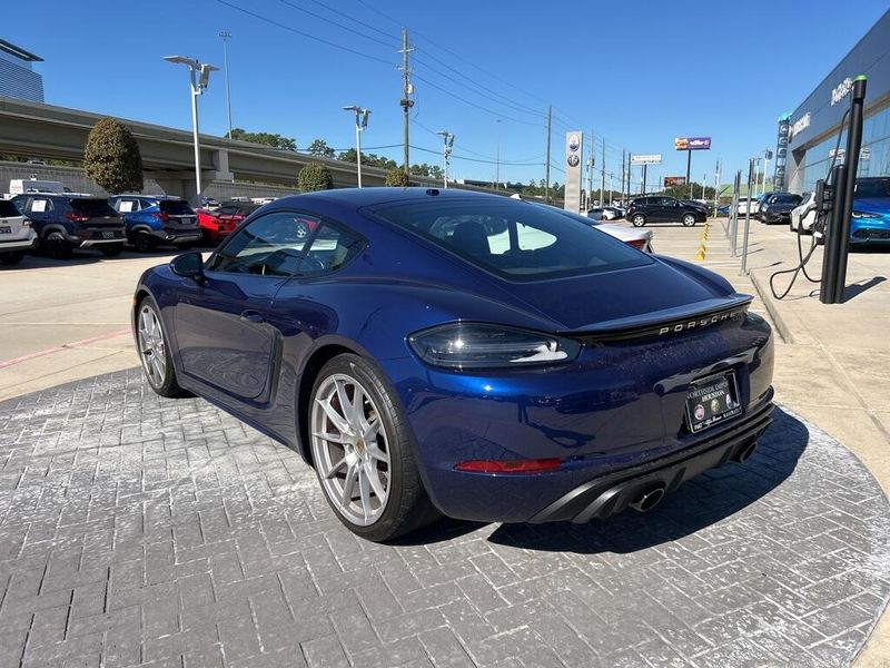 2022 Porsche 718 Cayman GTSImage 4