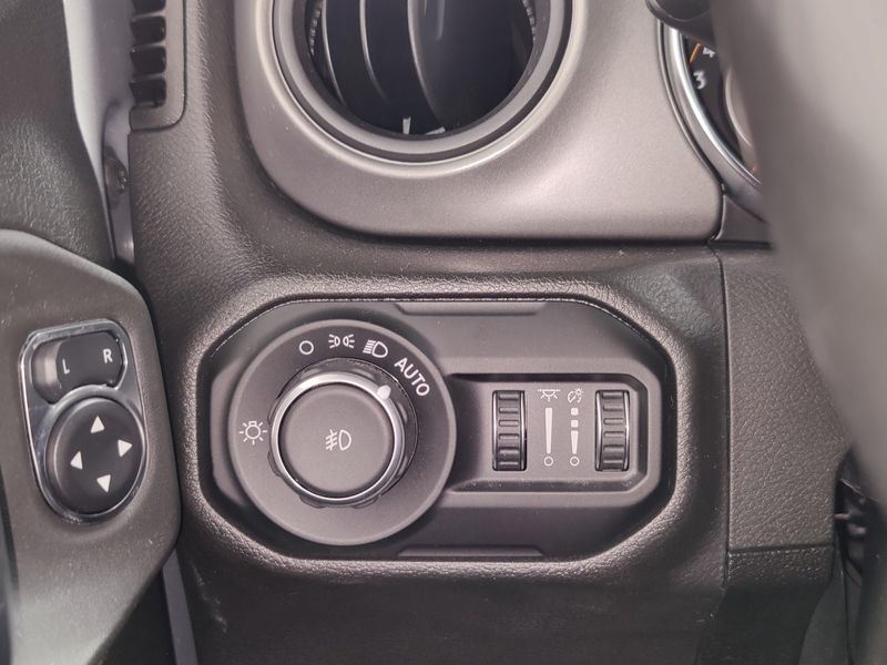Used 2022 Jeep Wrangler Sport S 4x4 w/ HardTop & NavImage 23