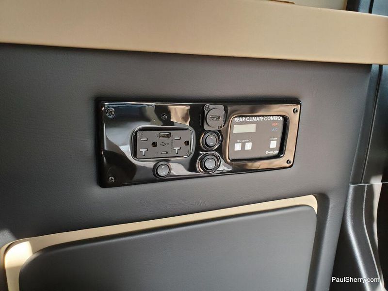 2024 RAM Promaster 3500 Slt+ Window Van High Roof 159