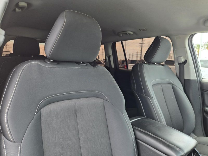 Used 2023 Jeep Grand Cherokee L Laredo 4x2