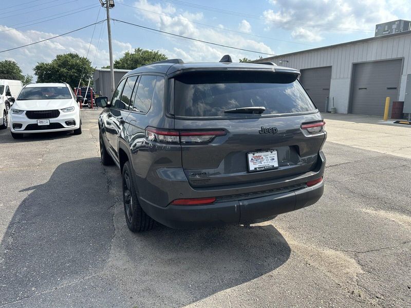 2024 Jeep Grand Cherokee L Altitude XImage 6
