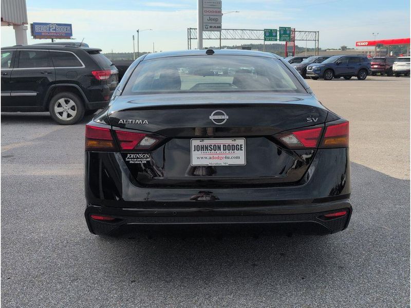 Used 2023 Nissan Altima 2.5 SVImage 4