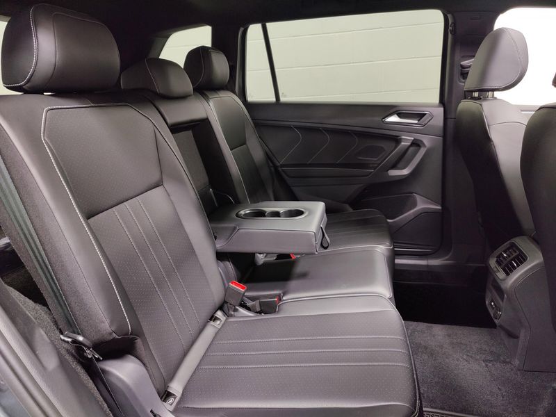 2024 Volkswagen Tiguan SE R-Line Black AWD w/SunroofImage 18