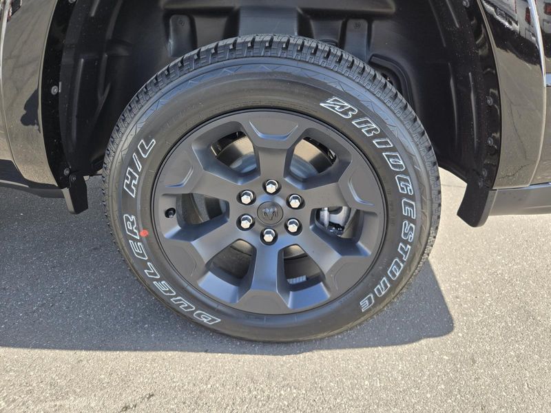 New 2026 RAM 1500 Big Horn Crew Cab 4x2 5'7' Box
