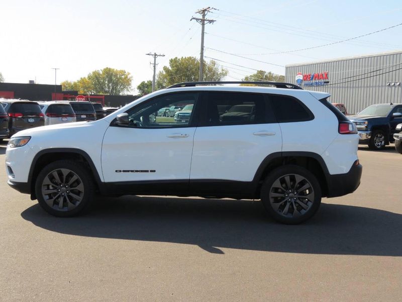 2021 Jeep Cherokee 80th Anniversary Edition 4x4 4dr SUVImage 5