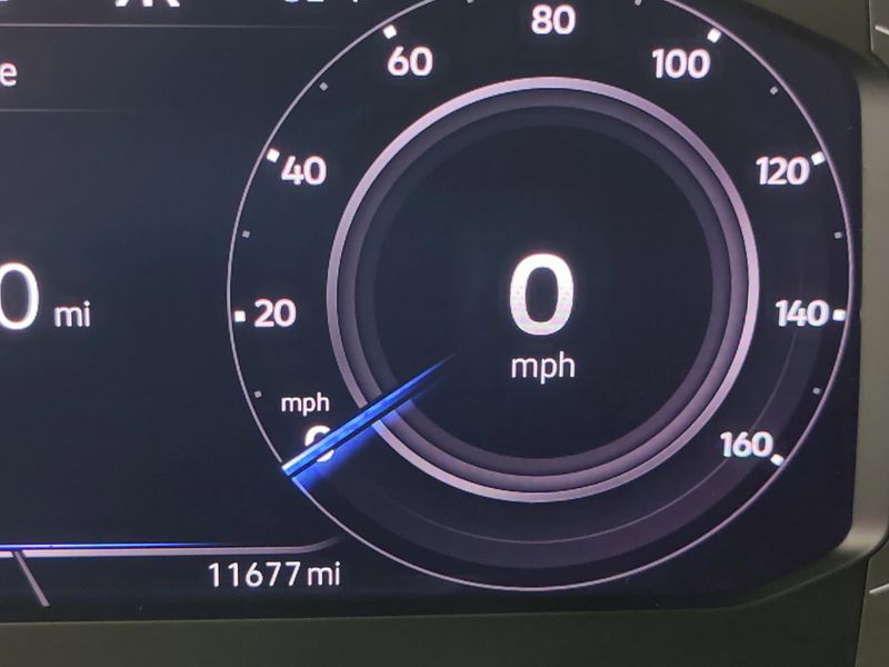 Used 2024 Volkswagen Tiguan AWD SEL R-Line w/Sunroof/NavImage 35