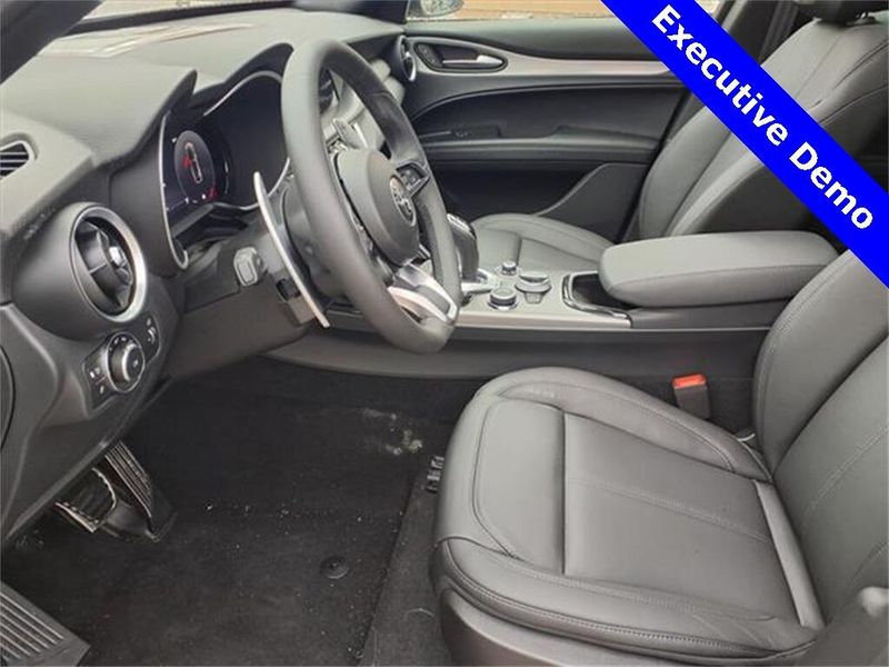 New 2025 Alfa Romeo Stelvio AwdImage 13