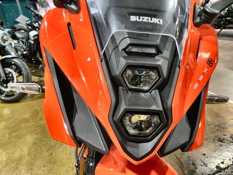 New 2026 Suzuki GSX-8R Image 23