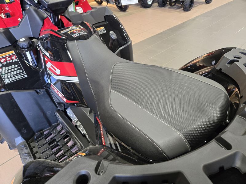 2025 Polaris SPORTSMAN XP 1000 MUD EDITION ONYX BLACK AND PERFORMANCE RED ACCENTS Image 17