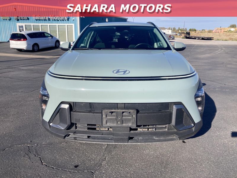 2024 Hyundai Kona SEL photo 2