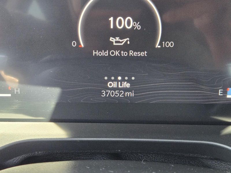 Used 2023 Jeep Grand Cherokee L Laredo 4x2