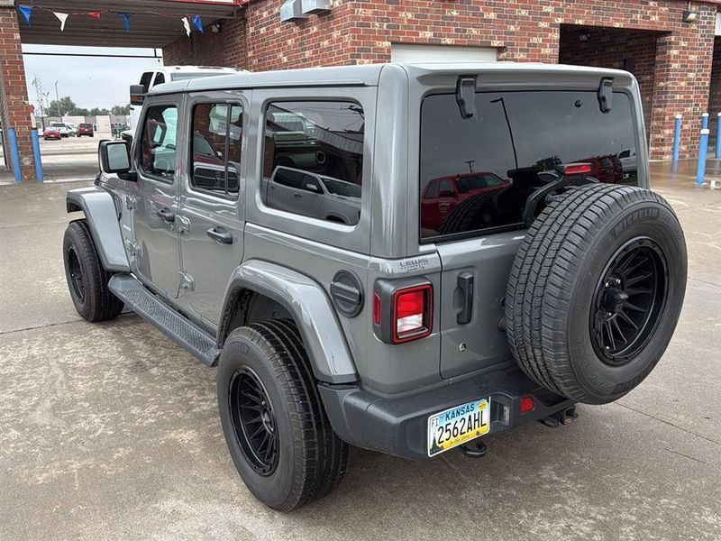 2020 Jeep Wrangler Unlimited Sahara photo 3