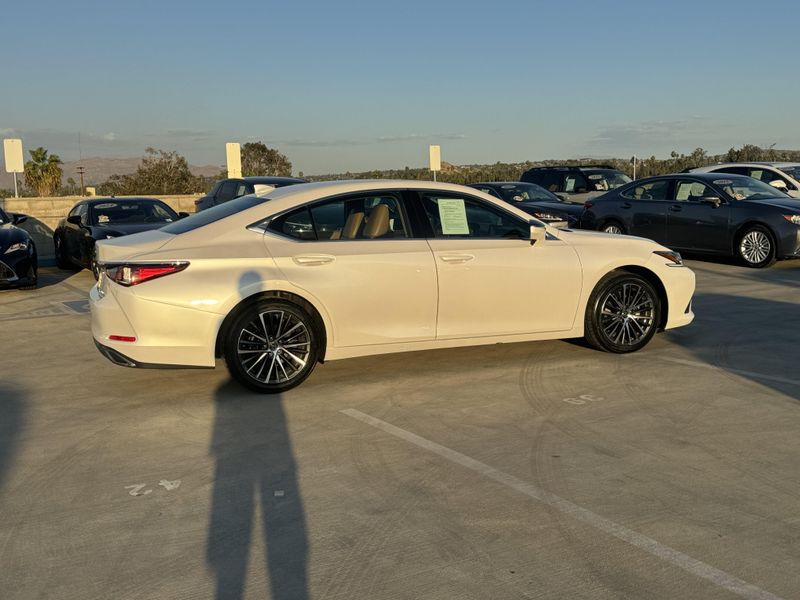 Used 2024 Lexus ES 350Image 10