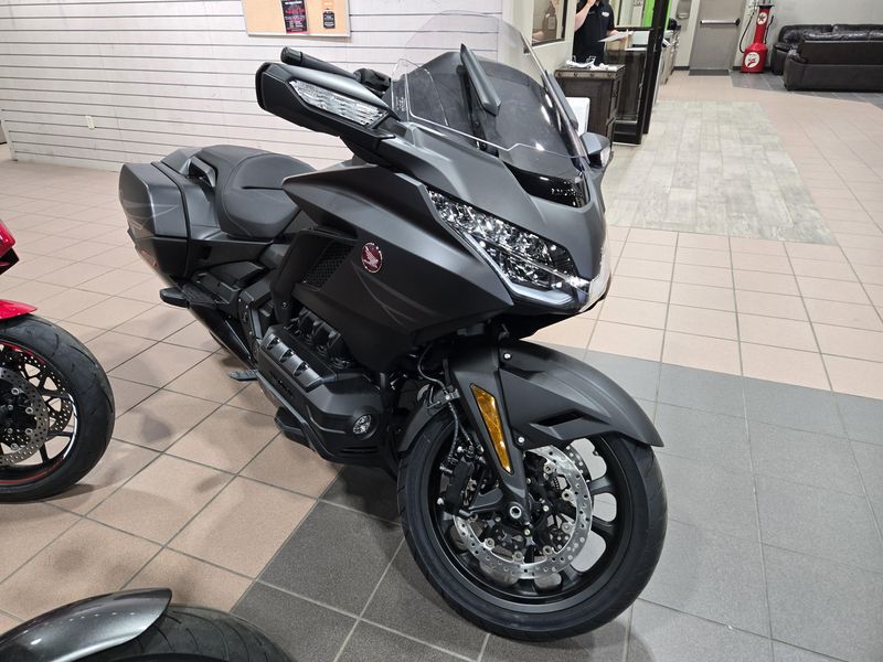 New 2025 Honda GOLD WING DCT 50TH ANNIVERSARY MATTE BLACK METALLIC Image 25