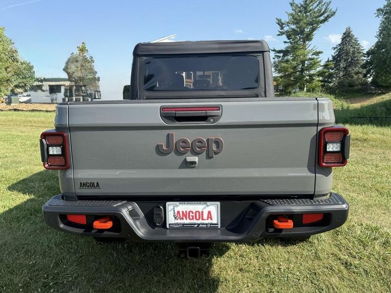 2021 Jeep Gladiator Mojave photo 4
