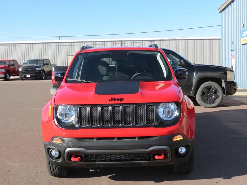 2023 Jeep Renegade Trailhawk 4x4 4dr SUVImage 4