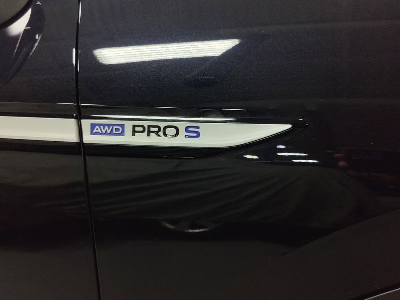 2023 Volkswagen ID.4 Pro S AWD 82kW w/Glass RoofImage 5
