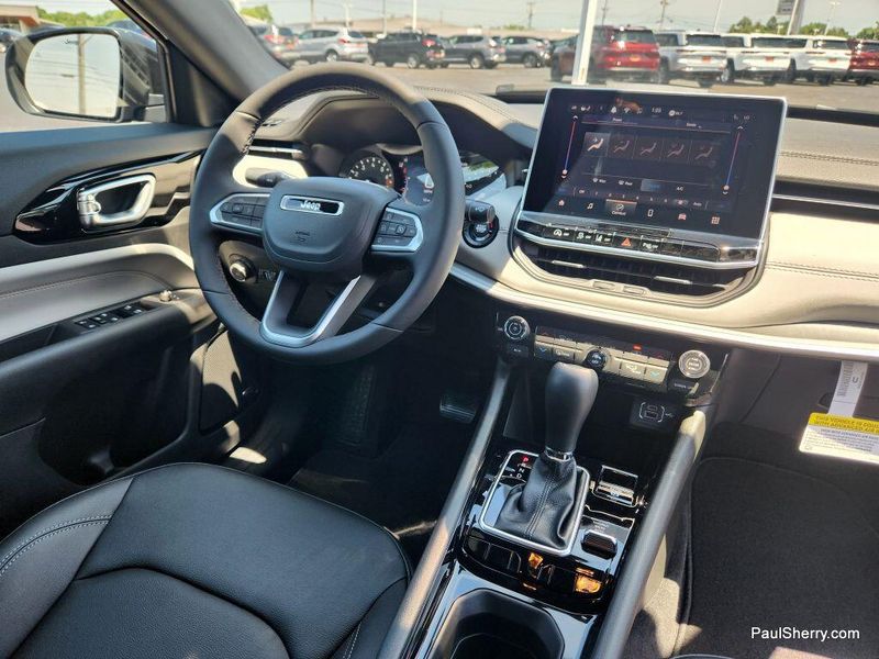 New 2025 Jeep Compass Limited 4x4