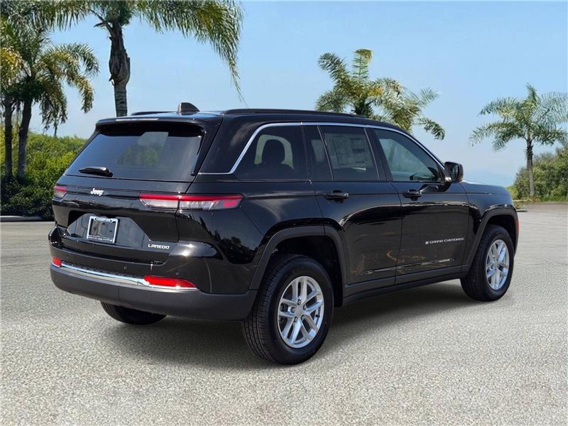 New 2026 Jeep Grand Cherokee Laredo 4x2