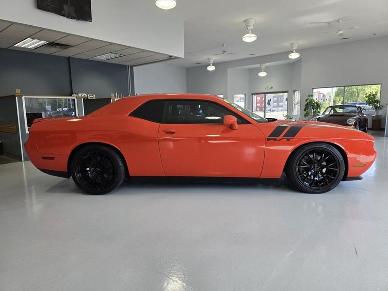 2013 Dodge Challenger R/T photo 4