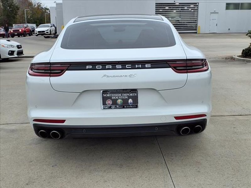 2019 Porsche Panamera 4SImage 17