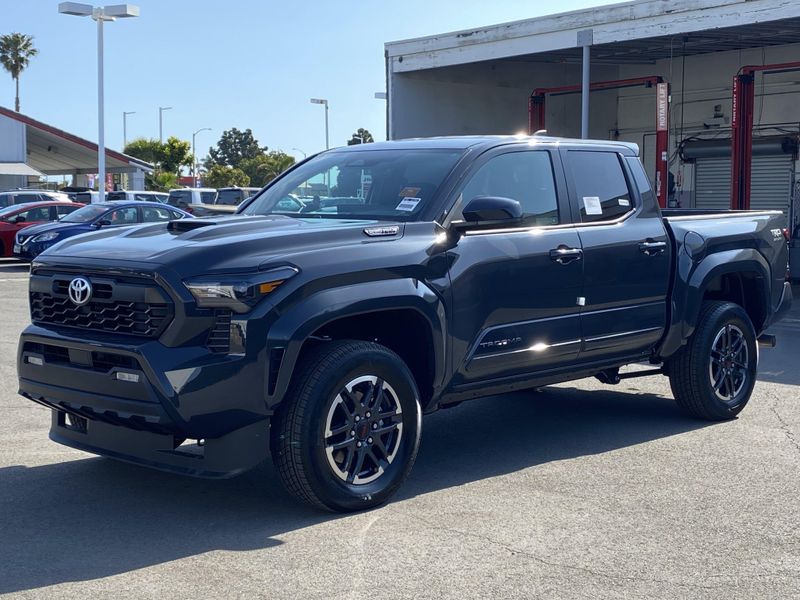 2025 Toyota Tacoma TRD Sport HybridImage 6