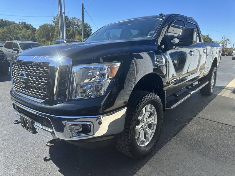 2017 Nissan TITAN XD SVImage 1