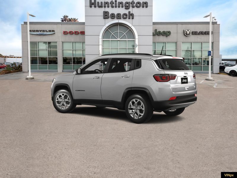 2025 Jeep Compass Latitude 4x4Image 4