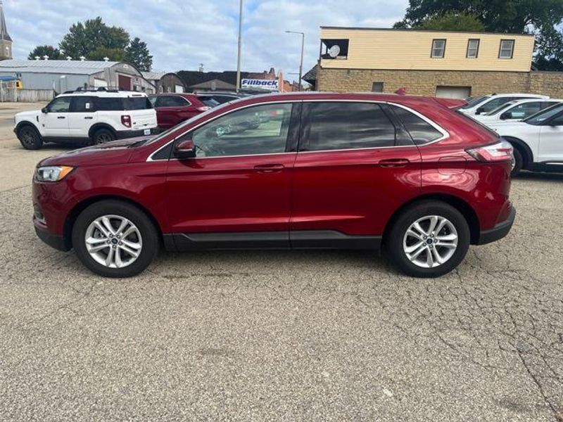 2019 Ford Edge SEL photo 2