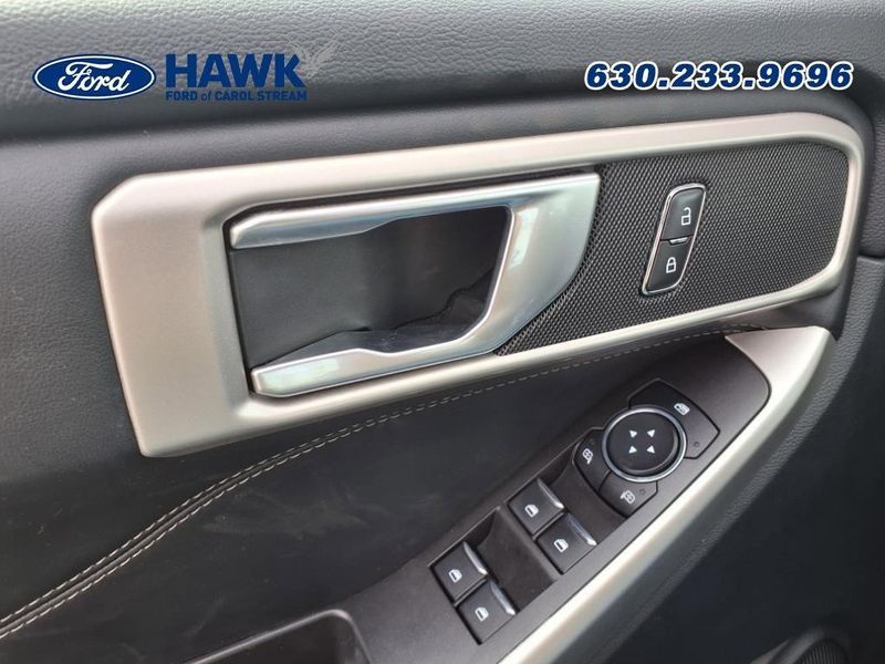 2023 Ford Explorer XLT photo 14