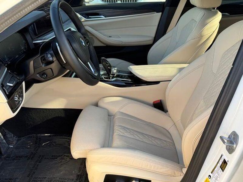 Used 2023 BMW 5 Series 530e iPerformanceImage 19