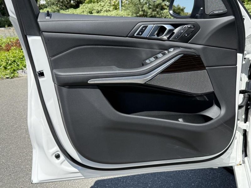 2025 BMW X7 xDrive40iImage 19
