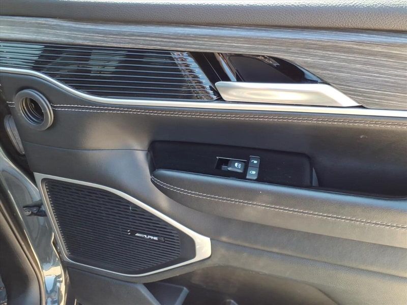 2024 Jeep Wagoneer L Series II photo 4