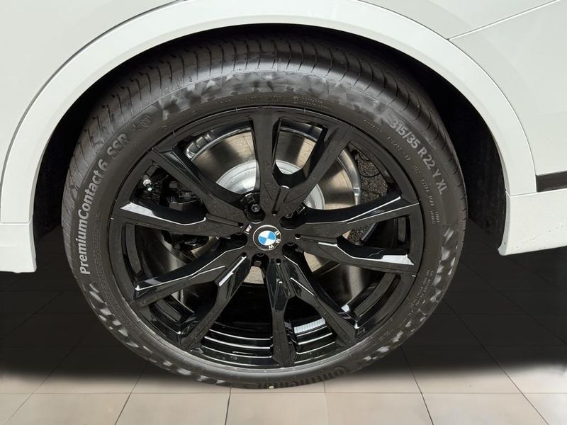 2026 BMW X7 xDrive40iImage 17