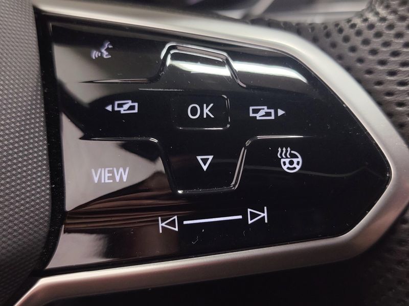 Used 2024 Volkswagen Tiguan AWD SEL R-Line w/Sunroof/NavImage 35