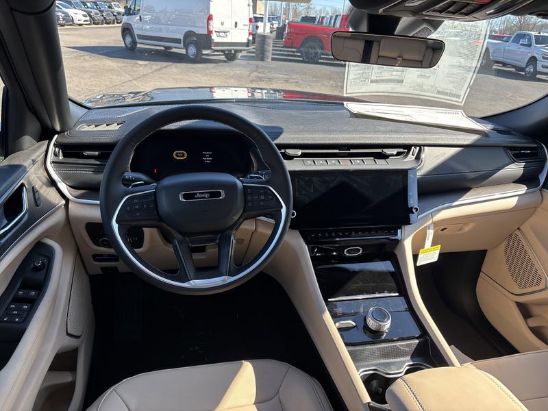 New 2026 Jeep Grand Cherokee Limited 4x4Image 24