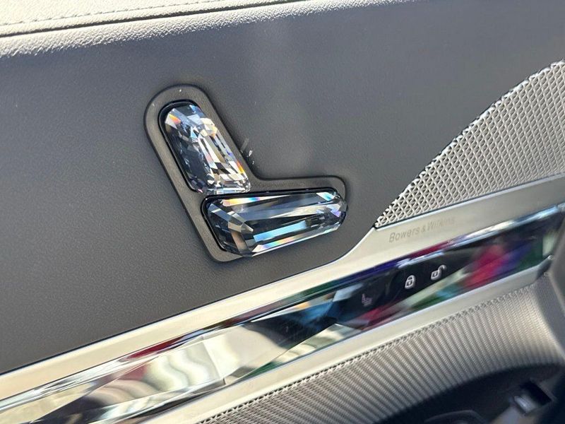 New 2026 BMW 7 Series 750e xDriveImage 16