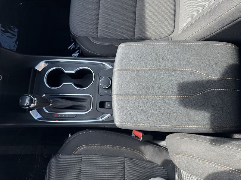 Used 2020 Chevrolet Traverse LT ClothImage 25