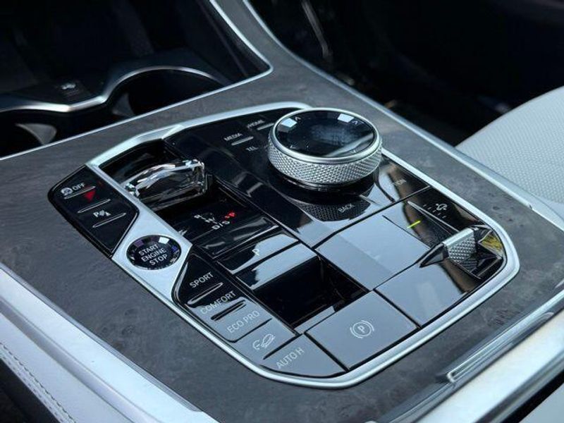 Used 2026 BMW X7 xDrive40iImage 26