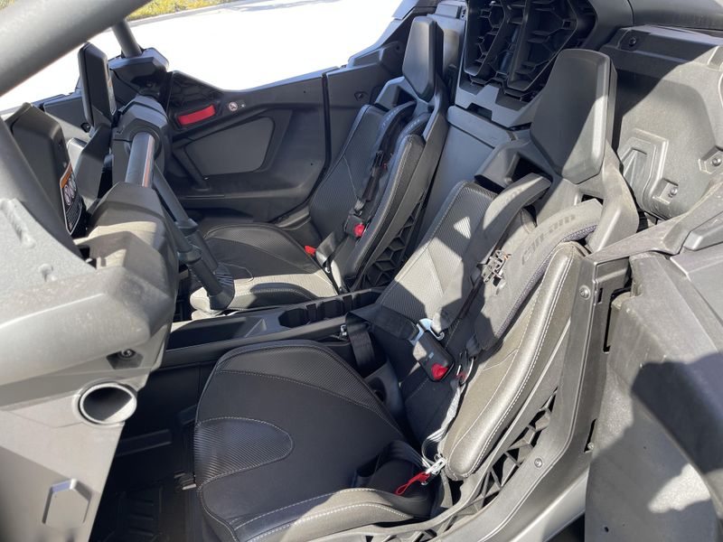 New 2026 Can-Am MAVERICK R MAX X RS 999T DCT Image 5