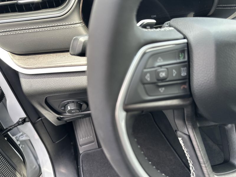 2025 Jeep Grand Cherokee L Limited 4x4Image 24