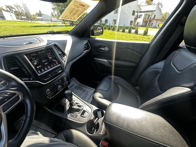 2021 Jeep Cherokee Altitude Latitude Lux photo 23