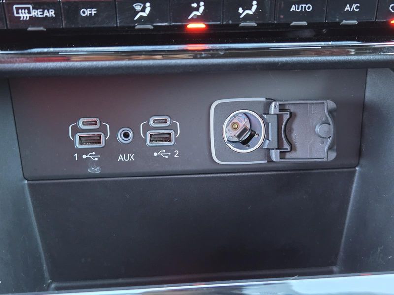 Used 2025 Jeep Grand Cherokee Laredo X 4x2