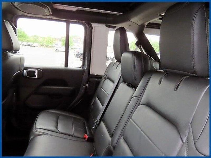 2021 Jeep Wrangler Unlimited Sahara AltitudeImage 9
