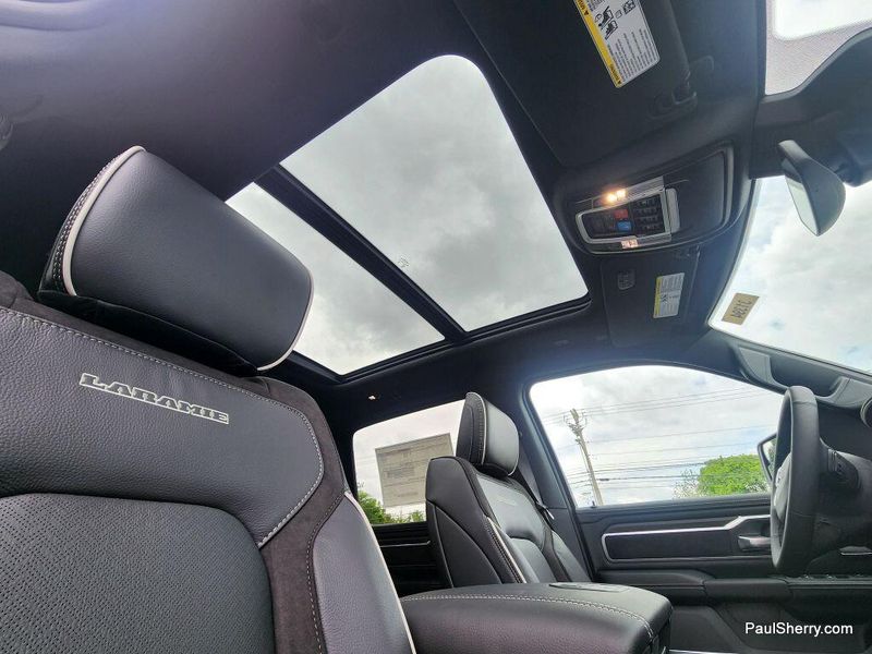 2025 RAM 1500 Laramie Crew Cab 4x4 5